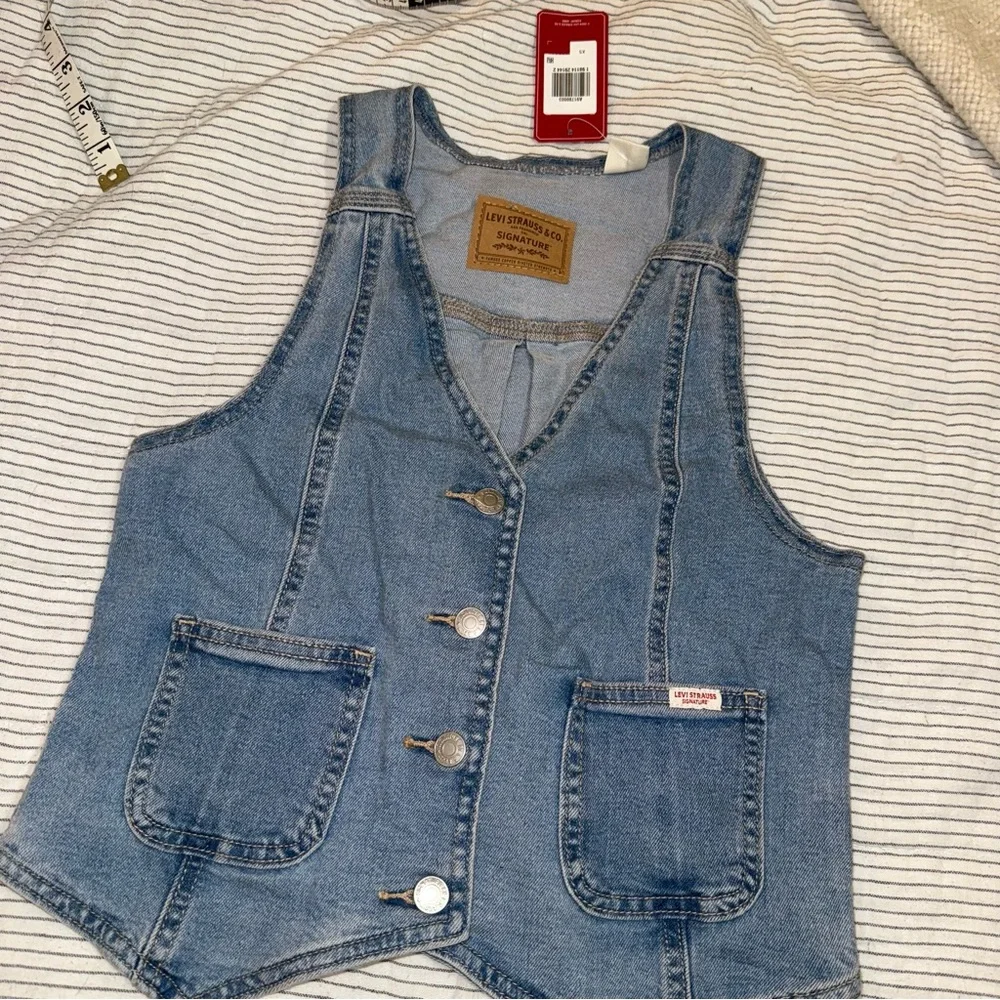 NWT Levi’s Denim Vest xsmall - Picture 2 of 6